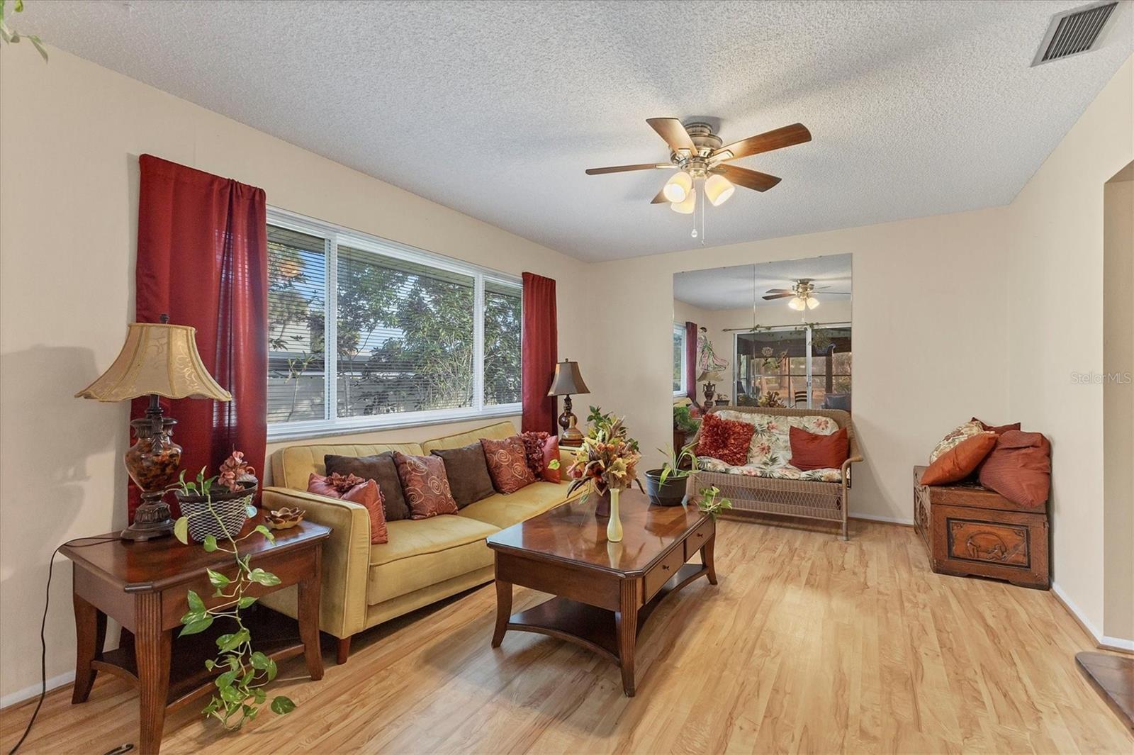 GLEN OAKS RIDGE VILLAS 2 - Residential