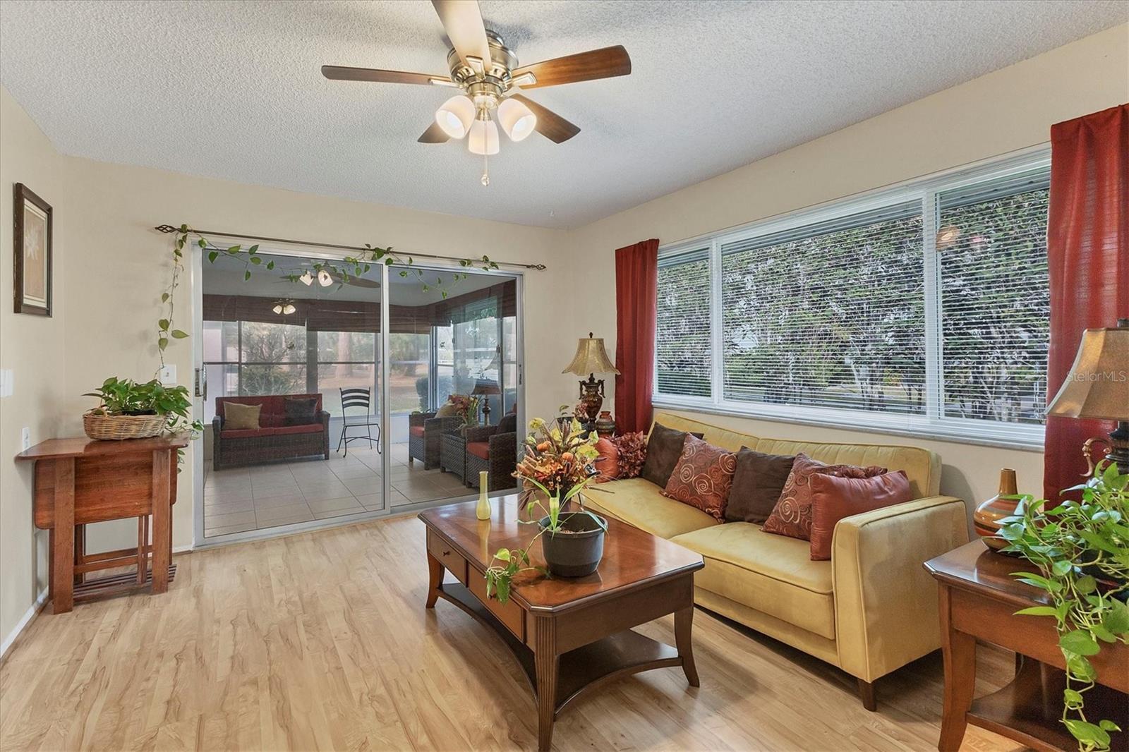 GLEN OAKS RIDGE VILLAS 2 - Residential