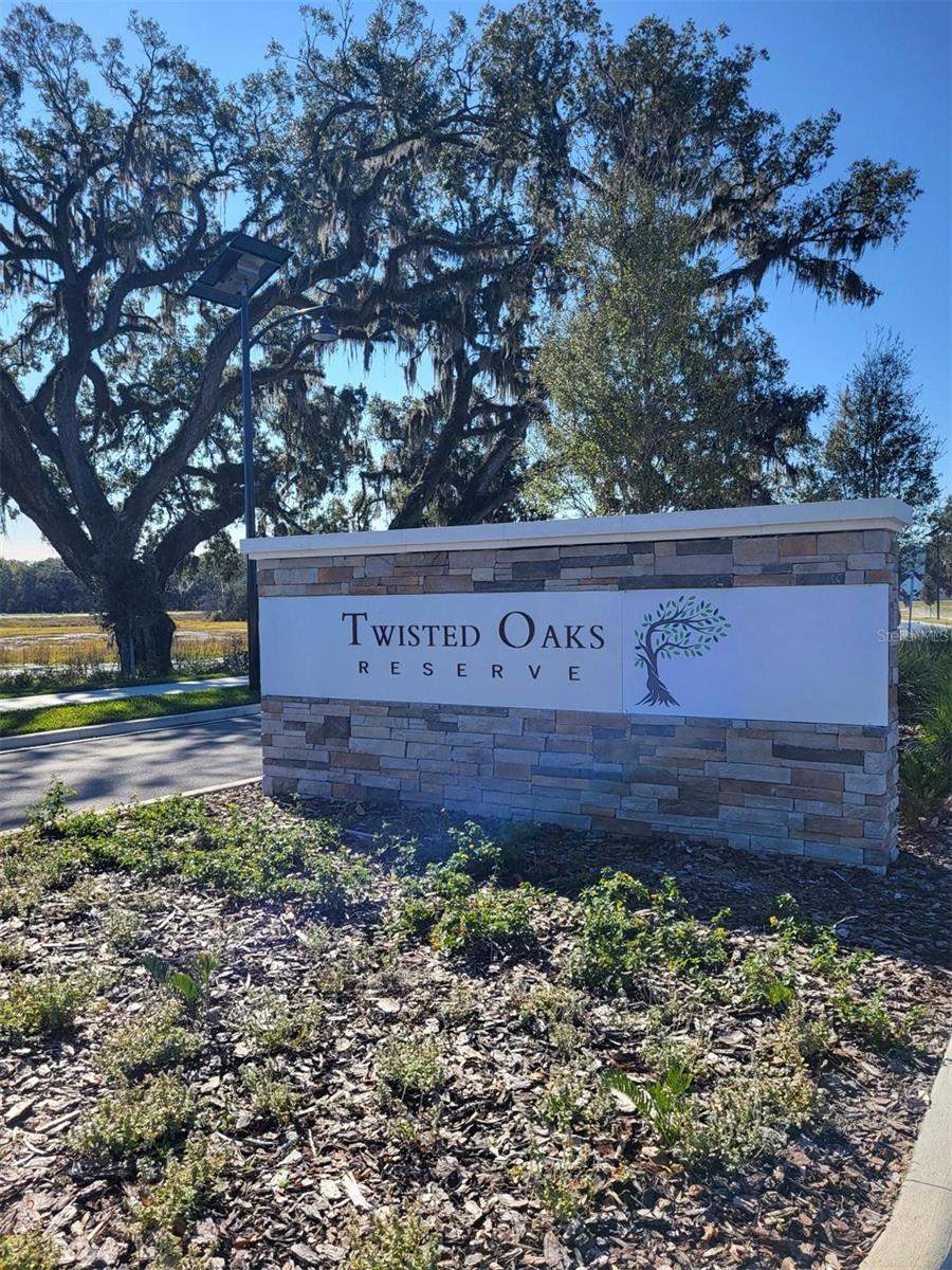 TWISTED OAKS - Residential