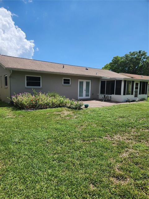 A home in PALM HARBOR