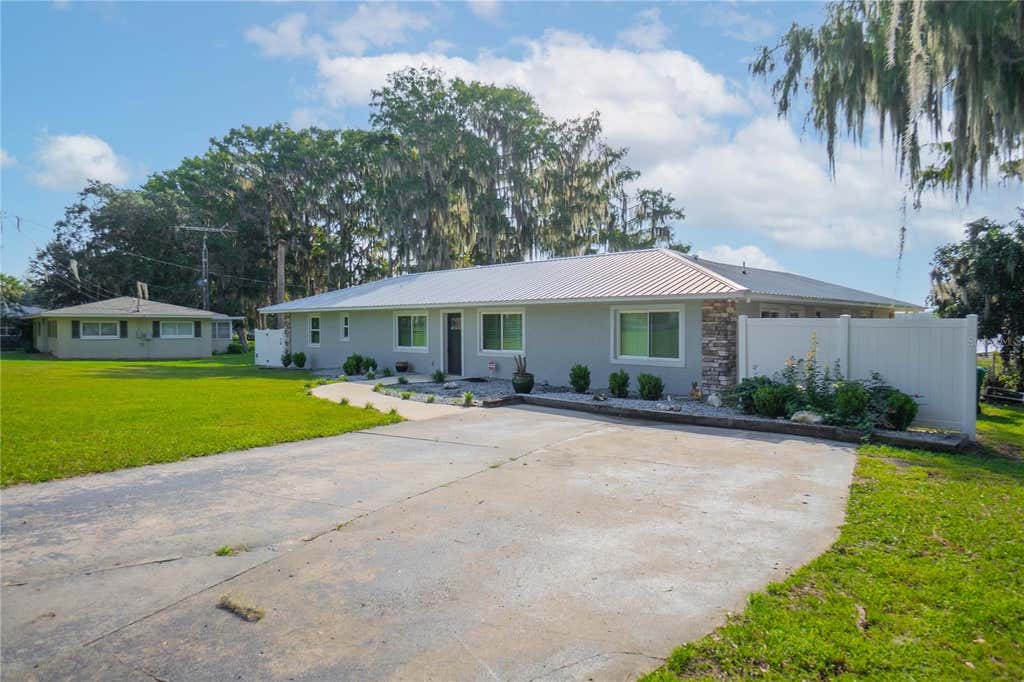 Photo of 221 S Hunting Lodge Drive, Inverness, FL 34453 (MLS # W7888815)
