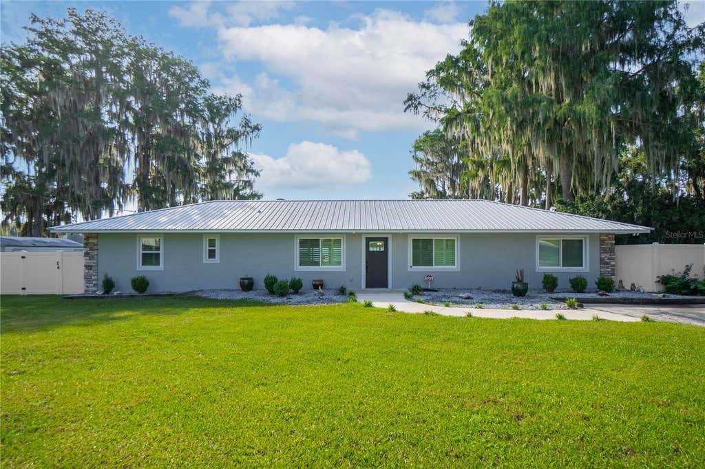 Photo of 221 S Hunting Lodge Drive, Inverness, FL 34453 (MLS # W7888815)