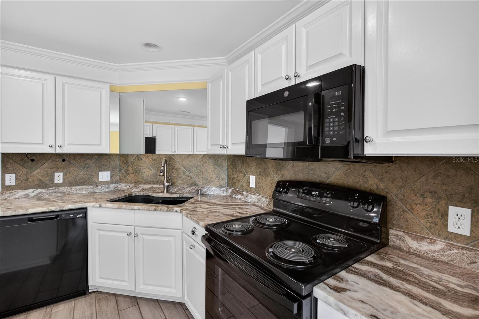 136 SUMMER WINDS DRIVE