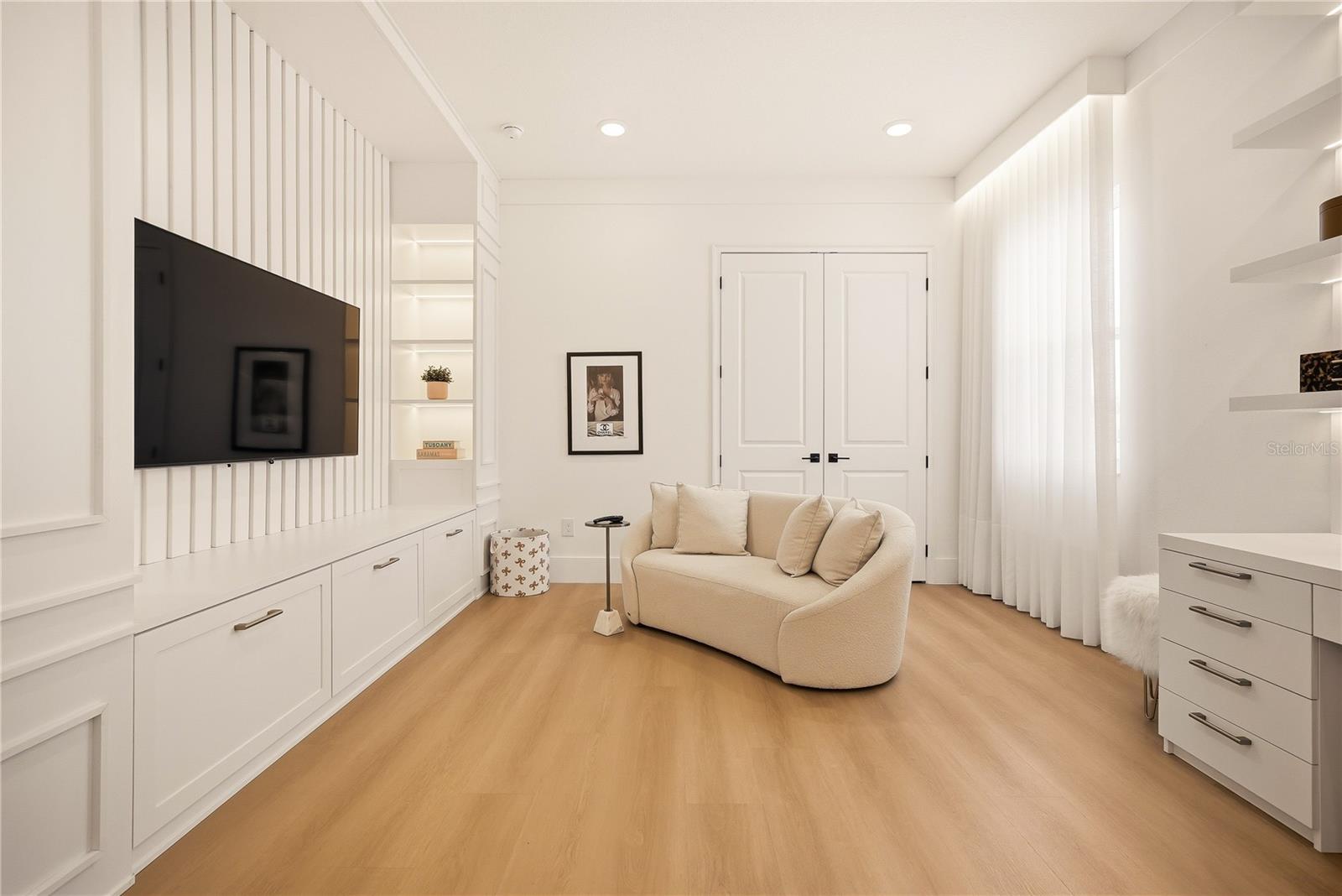 AVALON RDG - Residential