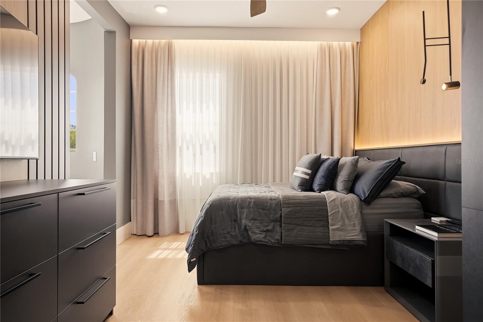 AVALON RDG - Residential