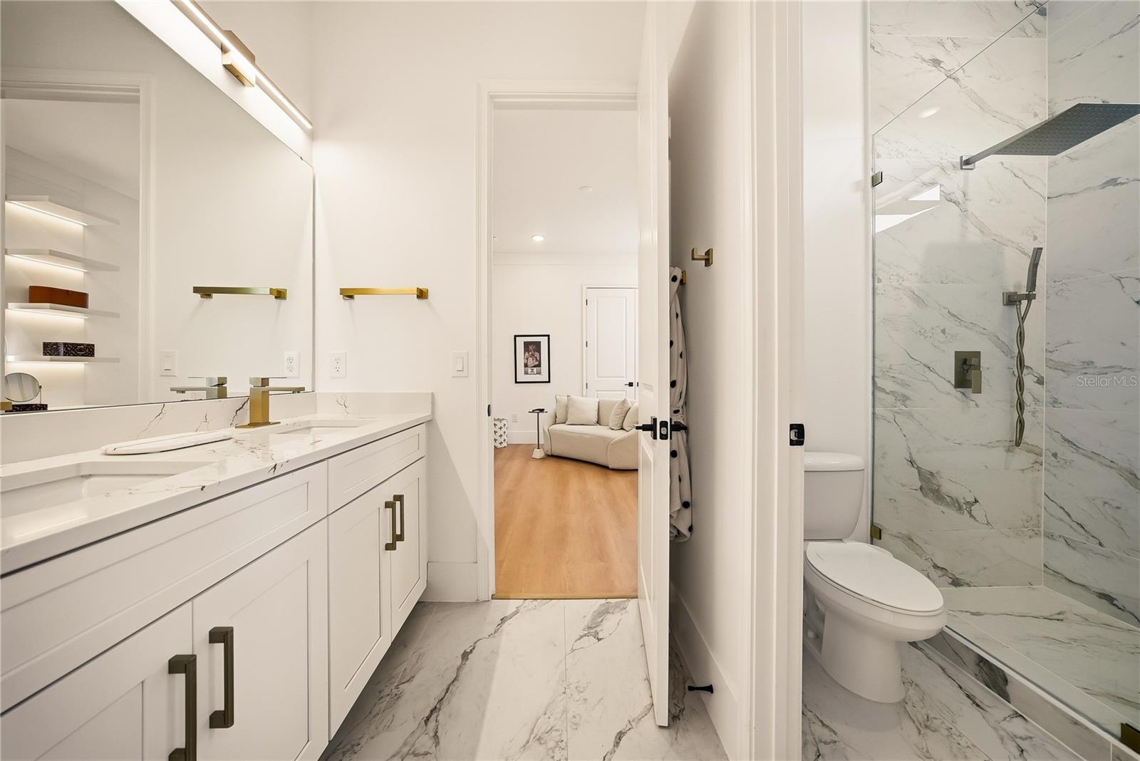 AVALON RDG - Residential