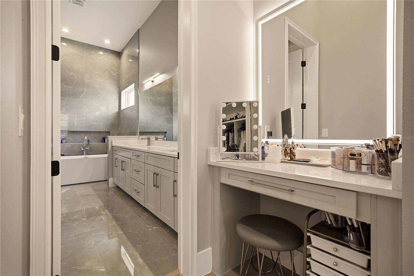 AVALON RDG - Residential