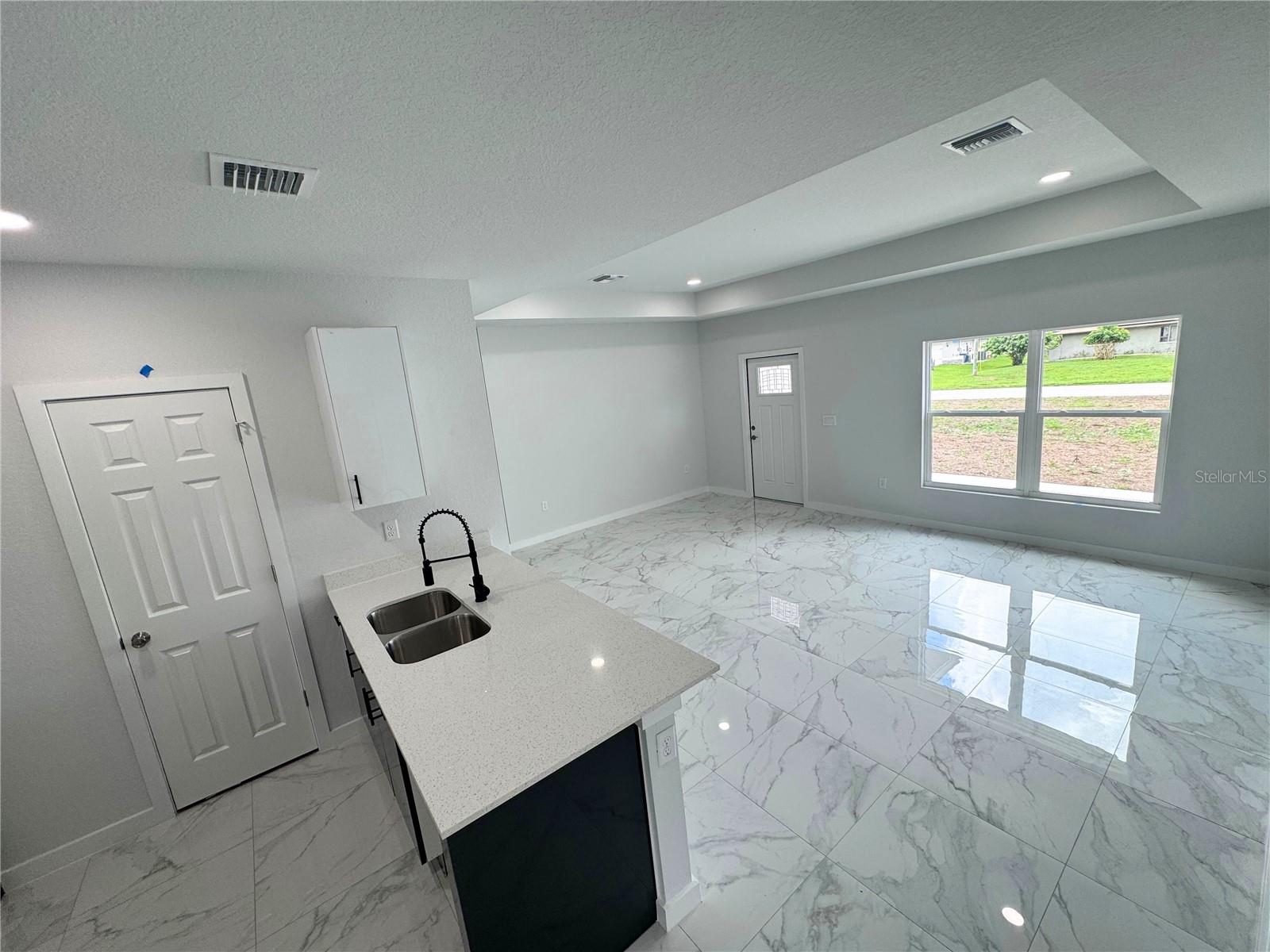 842 SENTINELA BOULEVARD