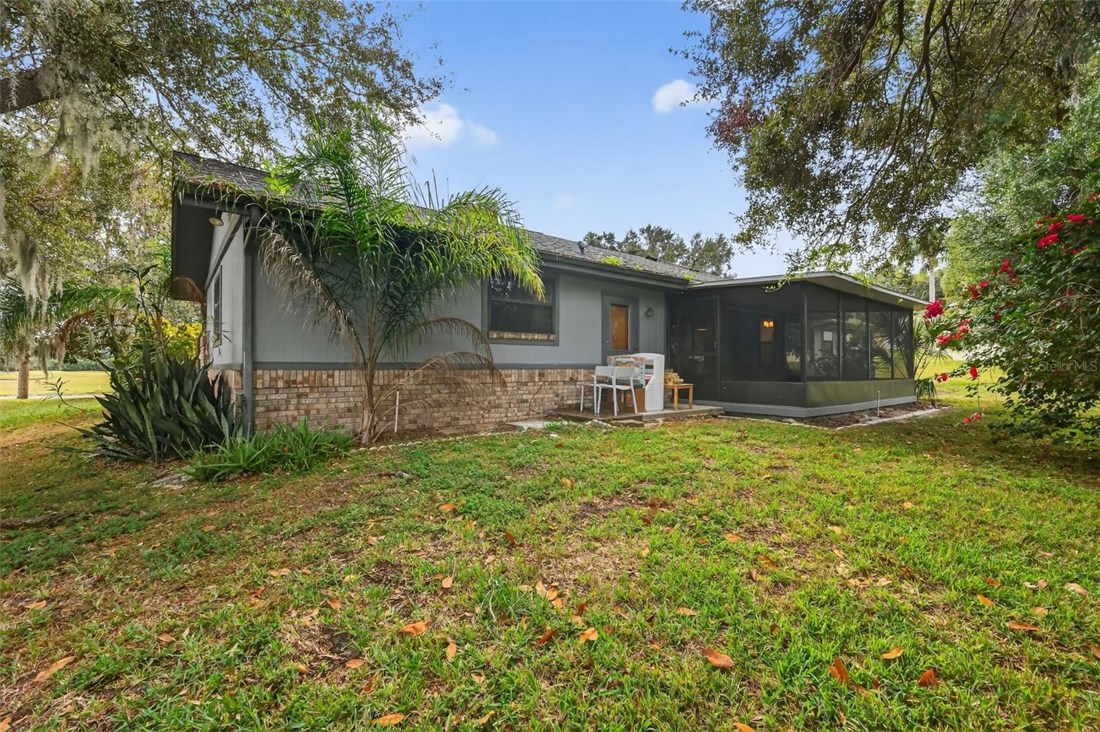 VILLAGE GREEN - Residential