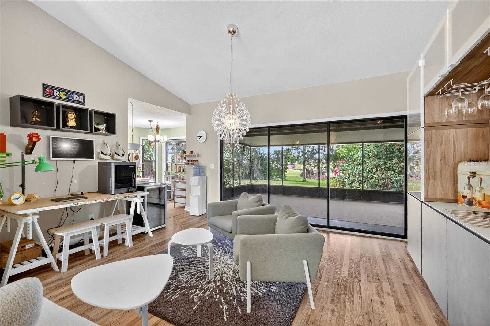 VILLAGE GREEN - Residential