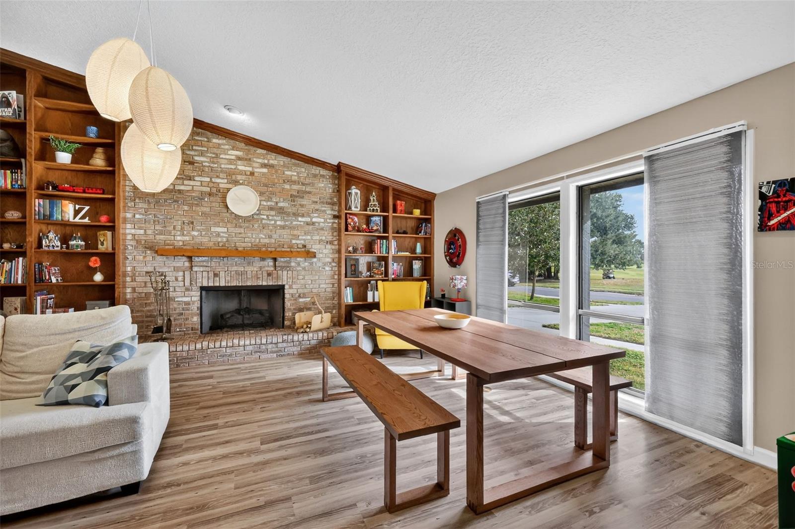 VILLAGE GREEN - Residential