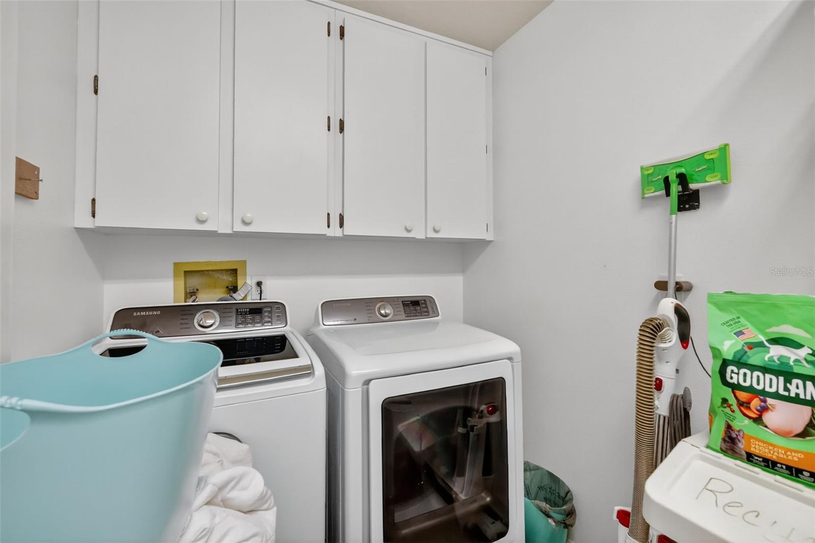 VILLAGE GREEN - Residential