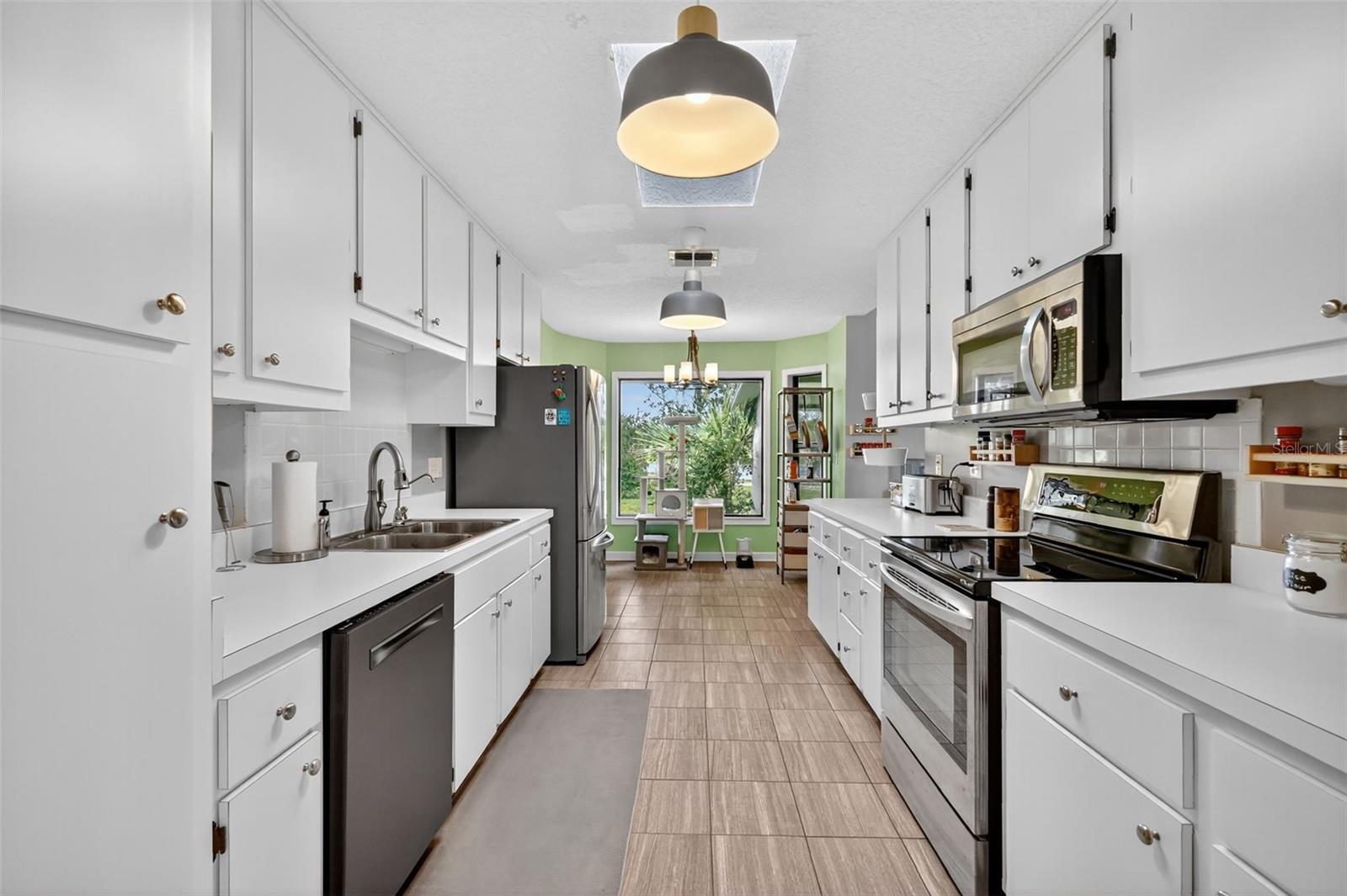 VILLAGE GREEN - Residential