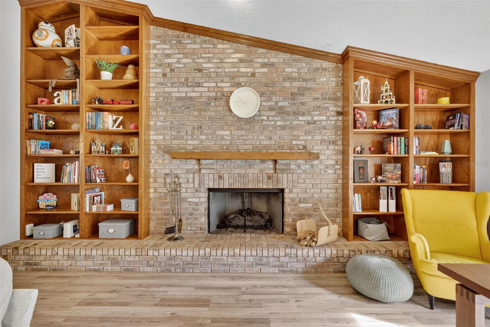 VILLAGE GREEN - Residential