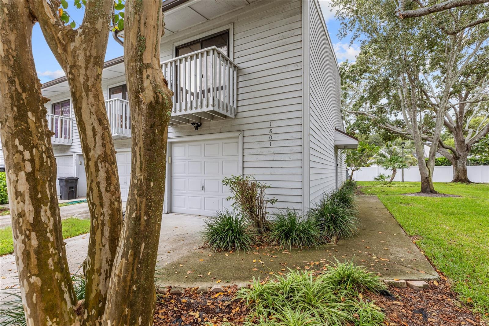 LAKE FOREST CONDO - Residential