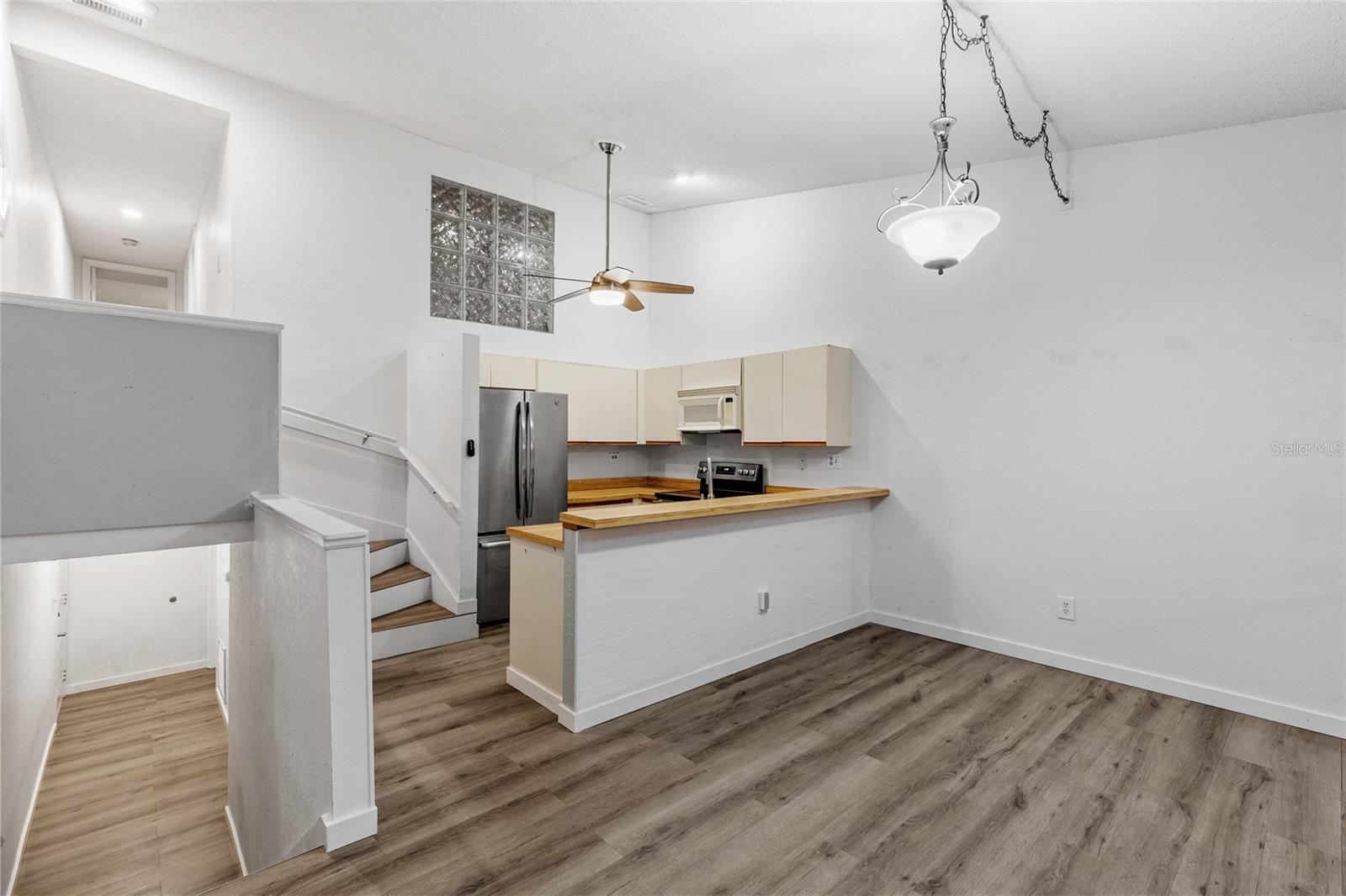 LAKE FOREST CONDO - Residential