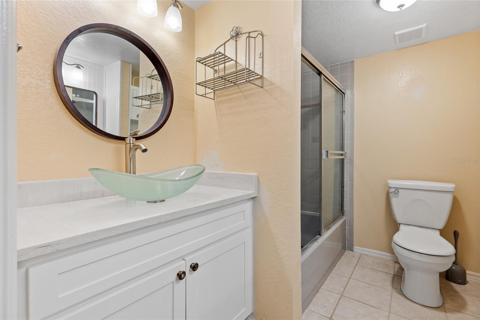 LAKE FOREST CONDO - Residential