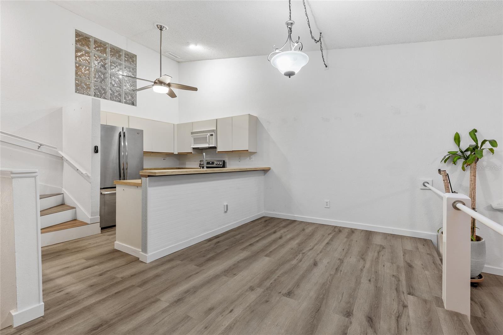 LAKE FOREST CONDO - Residential