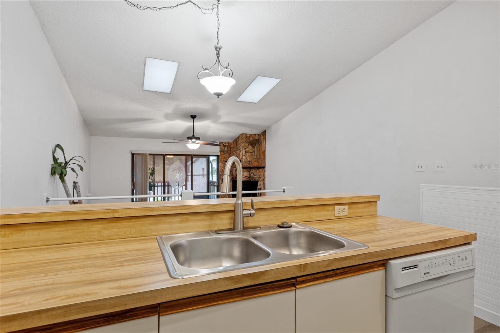 LAKE FOREST CONDO - Residential