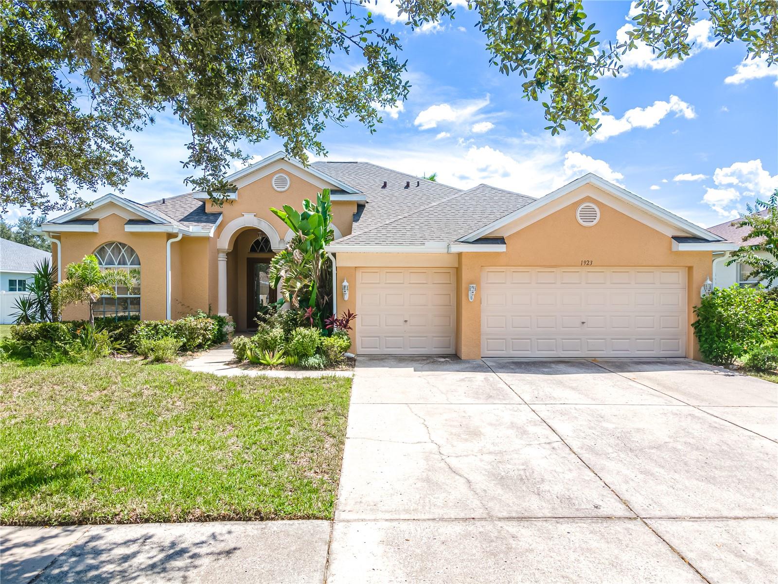 Spacious 4 Bedroom, 3 Bath Home in Dover, FL! Brand New roof 2025!!
Welcome to this beautifully maintained home featuring a split floor plan with a private owner’s suite, offering comfort and convenience for the whole family. The 3-car garage includes a converted bay, creating a versatile bonus room—perfect for a man cave, hobby space, playroom, or TV lounge.
Inside, you’ll enjoy an open, light-filled layout, 13 foot ceilings in the living room, a large kitchen with breakfast bar seating, and plenty of room for gathering and entertaining. Step outside to your private backyard with a glass/screened, extended 500 sqft covered lanai—the perfect spot to relax or host family and friends year-round.
Located just minutes from Strawberry Crest High School and with easy access to I-75, this home makes commuting a breeze while keeping you close to shopping, dining, and more.
Don’t miss your chance to call this Dover gem your new home!