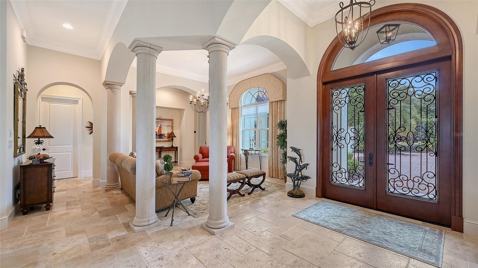 FOUNDERS CLUB - Residential