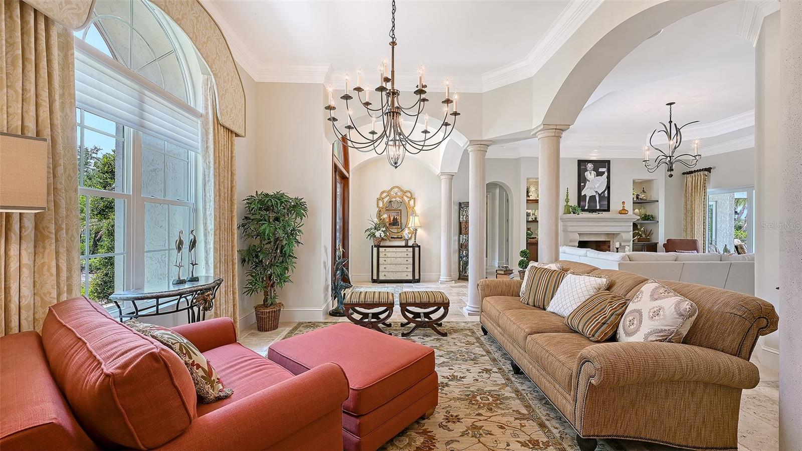 FOUNDERS CLUB - Residential