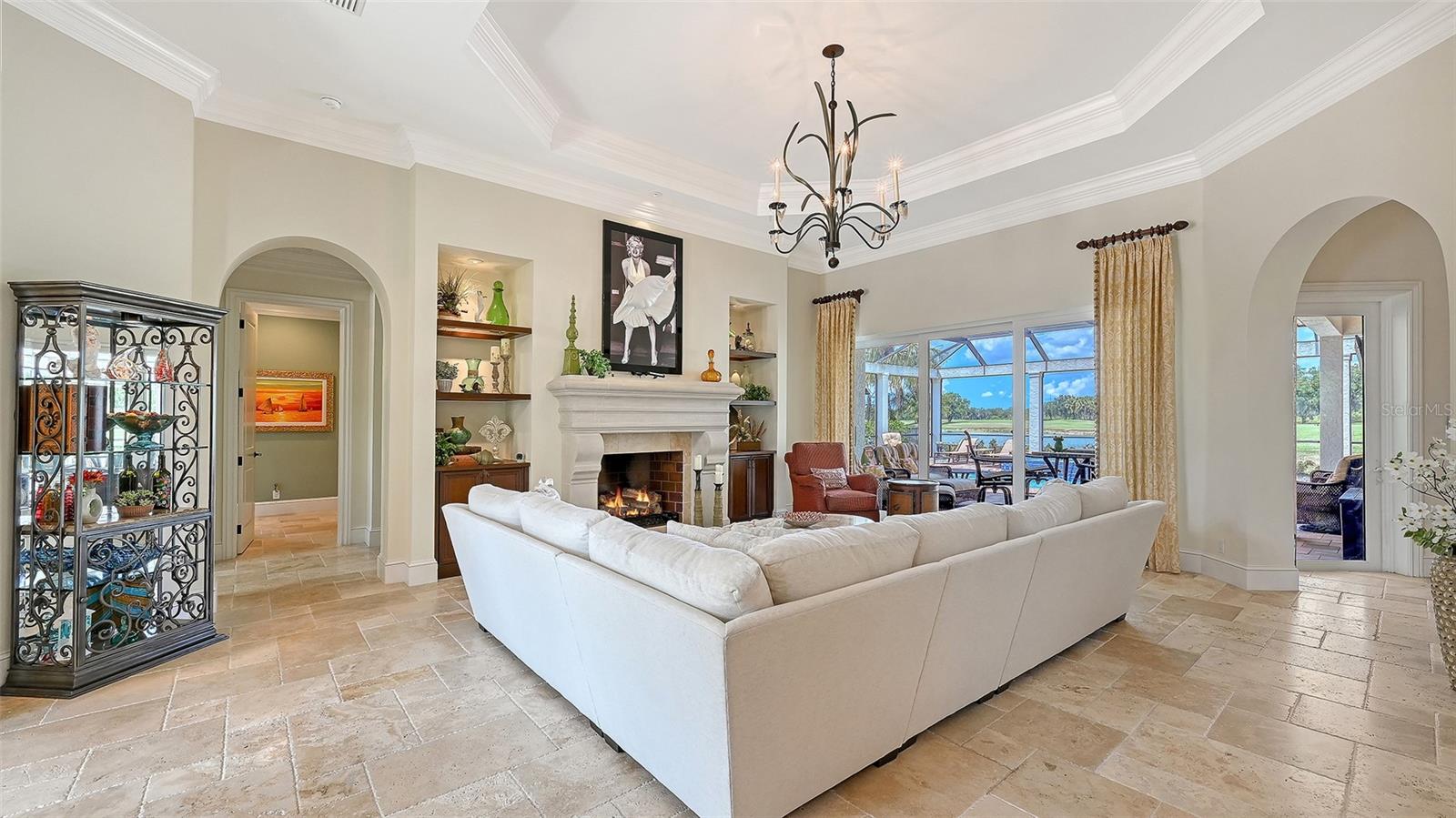 FOUNDERS CLUB - Residential