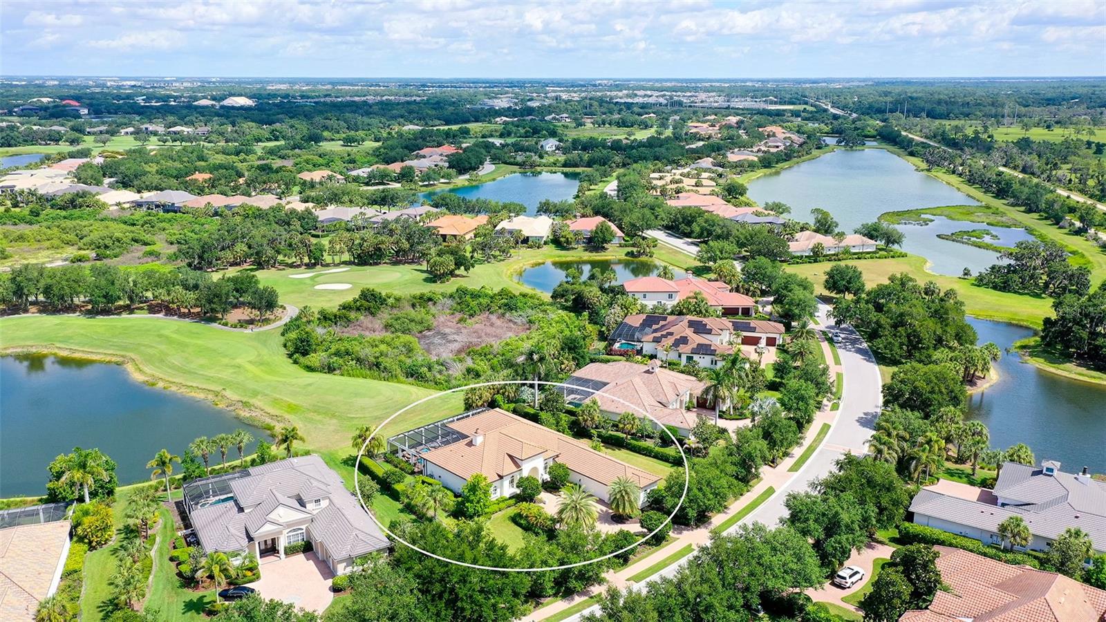 FOUNDERS CLUB - Residential