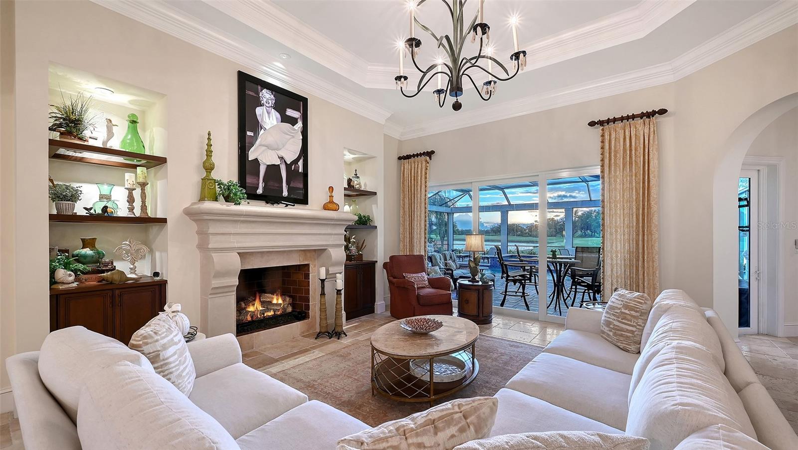 FOUNDERS CLUB - Residential