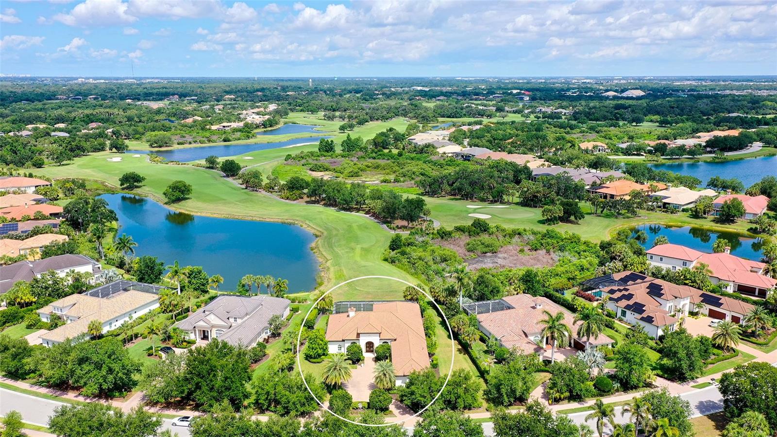 FOUNDERS CLUB - Residential