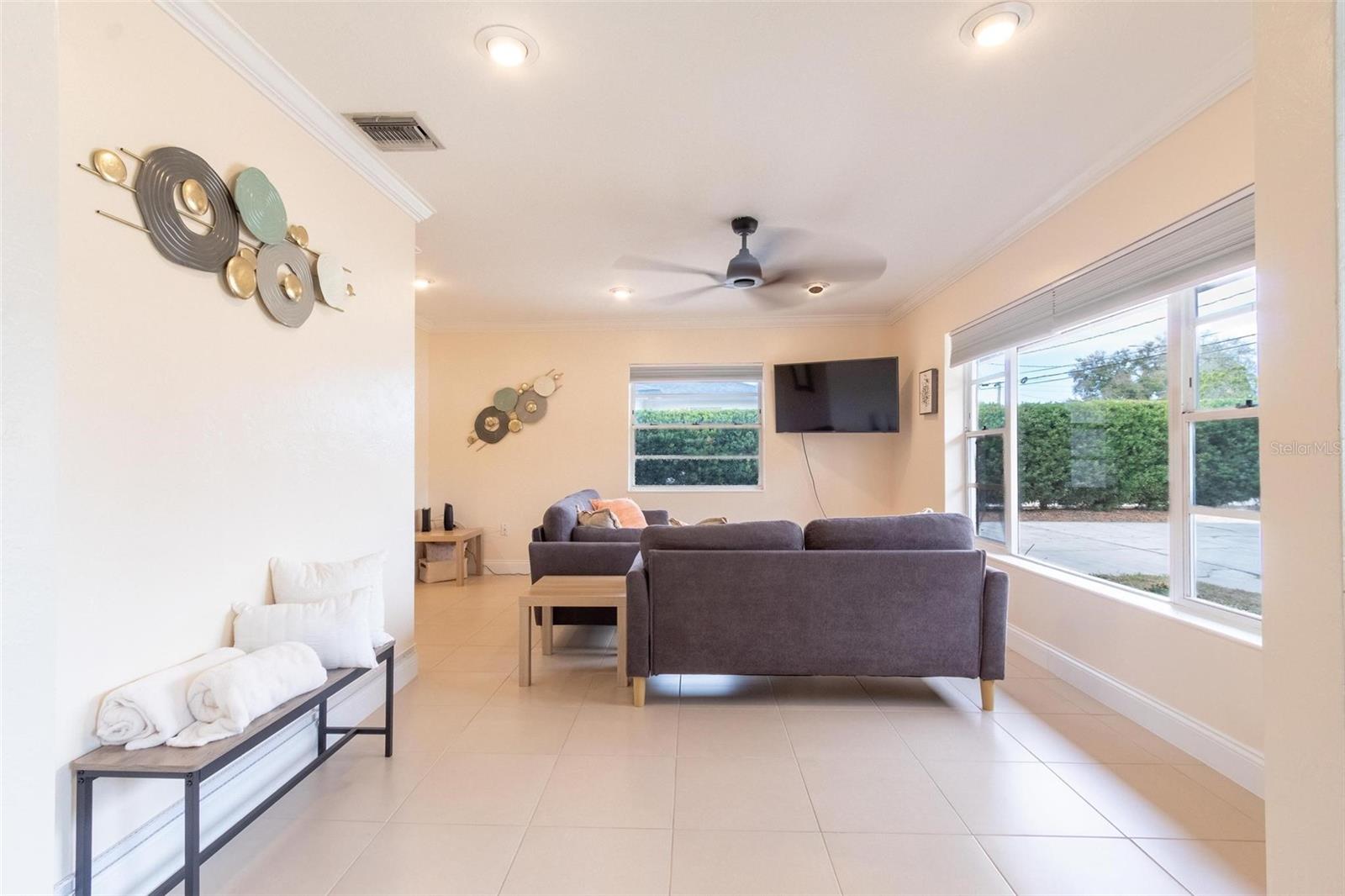 Casas a venda 1 - Jen Dantas 2818 E MICHIGAN STREET