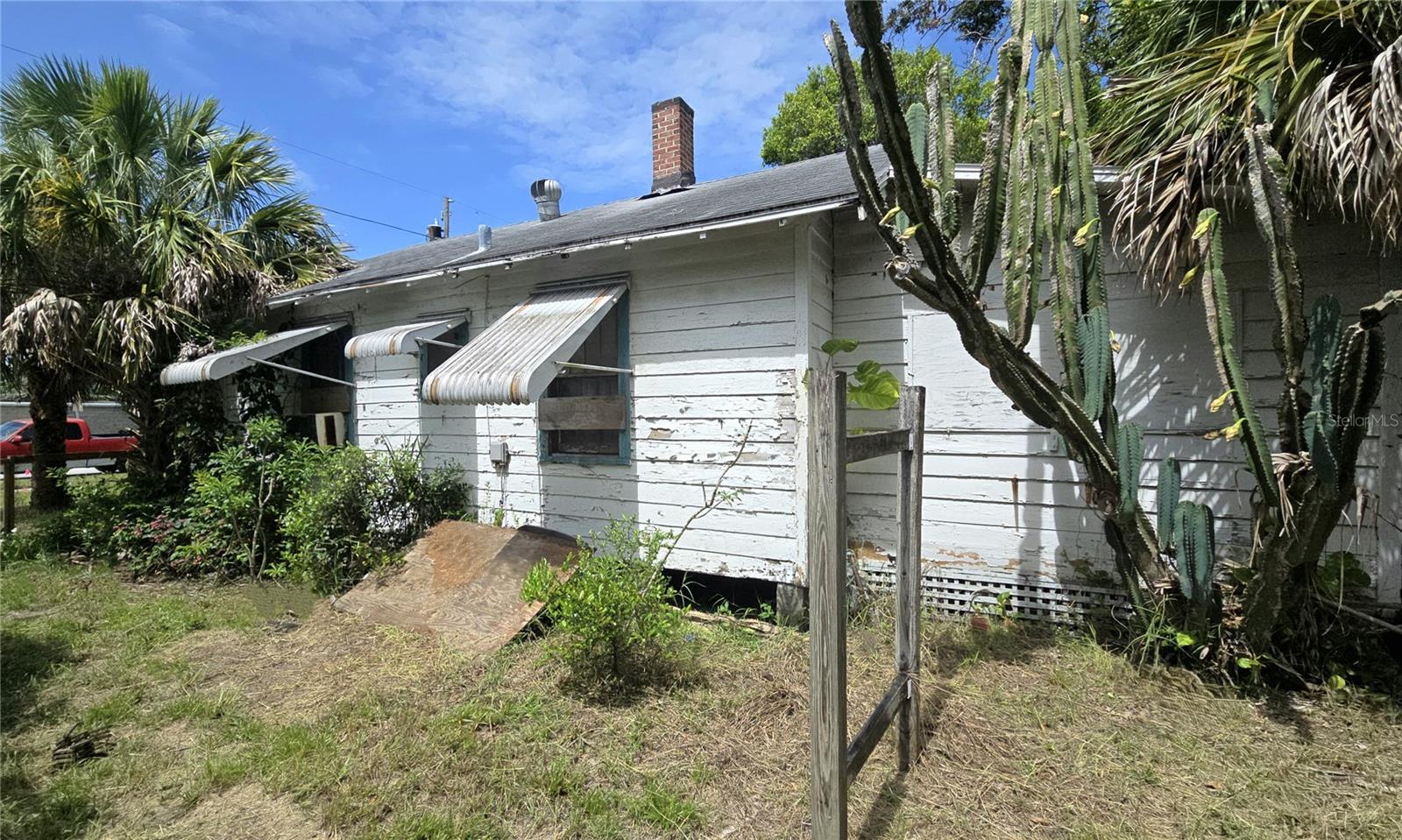 518 WOODLAWN STREET