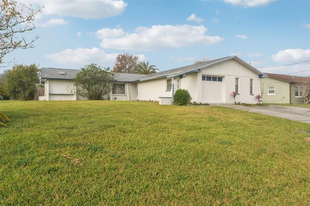 Photo of 40 Flower Hill Lane, Palm Coast, FL 32137 (MLS # TB8456465)