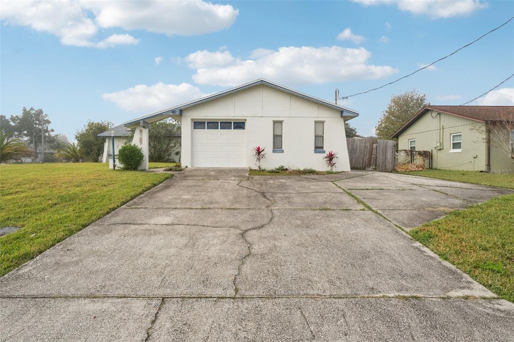 Photo of 40 Flower Hill Lane, Palm Coast, FL 32137 (MLS # TB8456465)