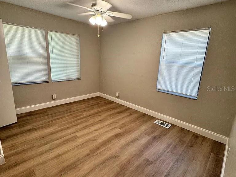 PERRY LT 04 BLK 17 KINGSTON - Residential