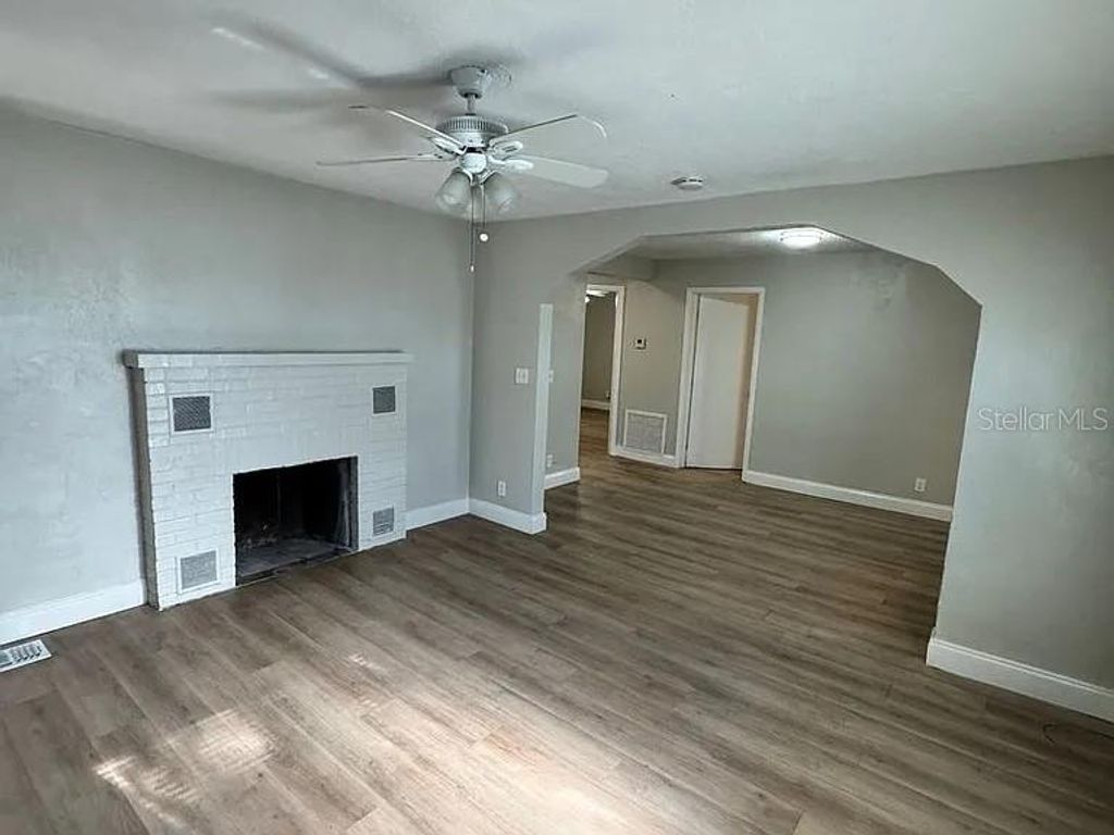 Photo of 601 Vera Street, Daytona Beach, FL 32114 (MLS # V4948047)