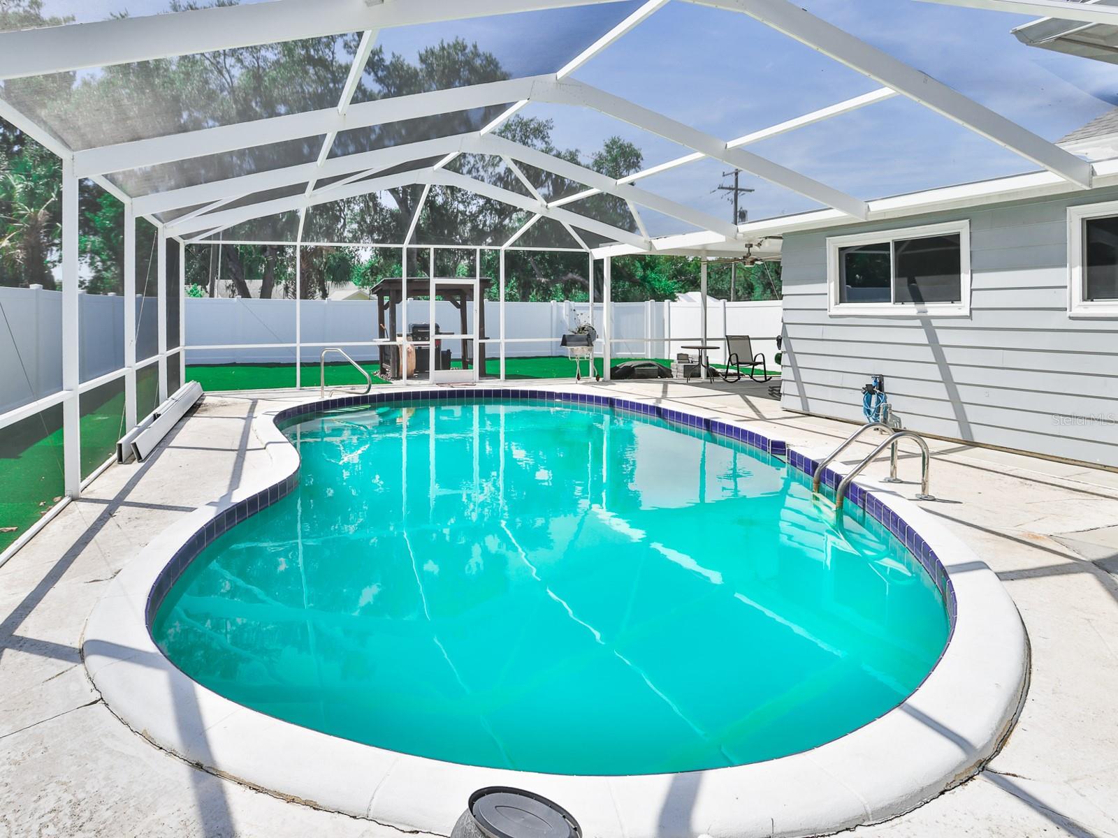 HACKLAKE - Residential