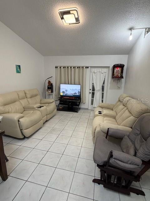 RIVERWOOD - Residential