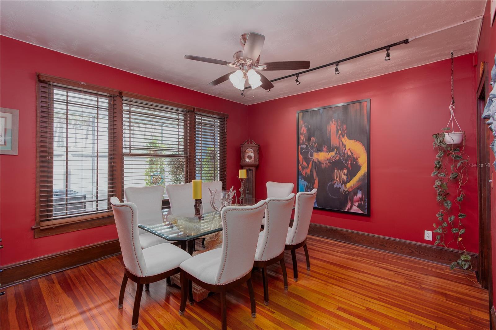 MAGNOLIA PARK - Commercial Sale
