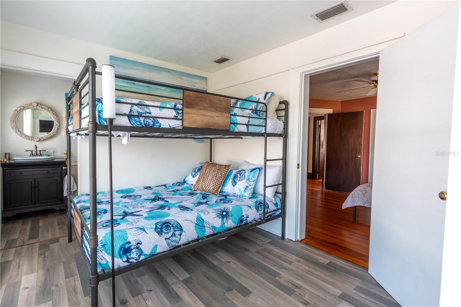 MAGNOLIA PARK - Commercial Sale
