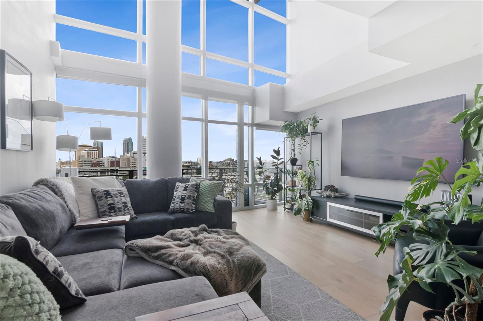 1120 E KENNEDY BOULEVARD 715