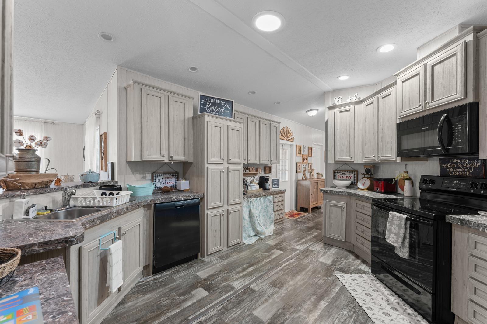 NOT IN A SUBDIVISION - Residential