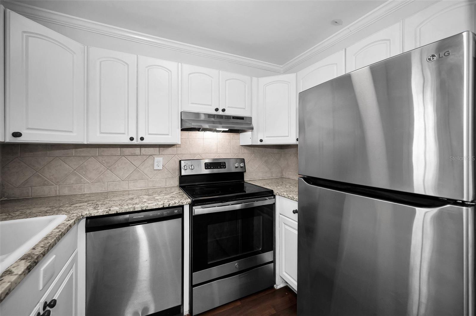 GREENERY CONDO - Residential
