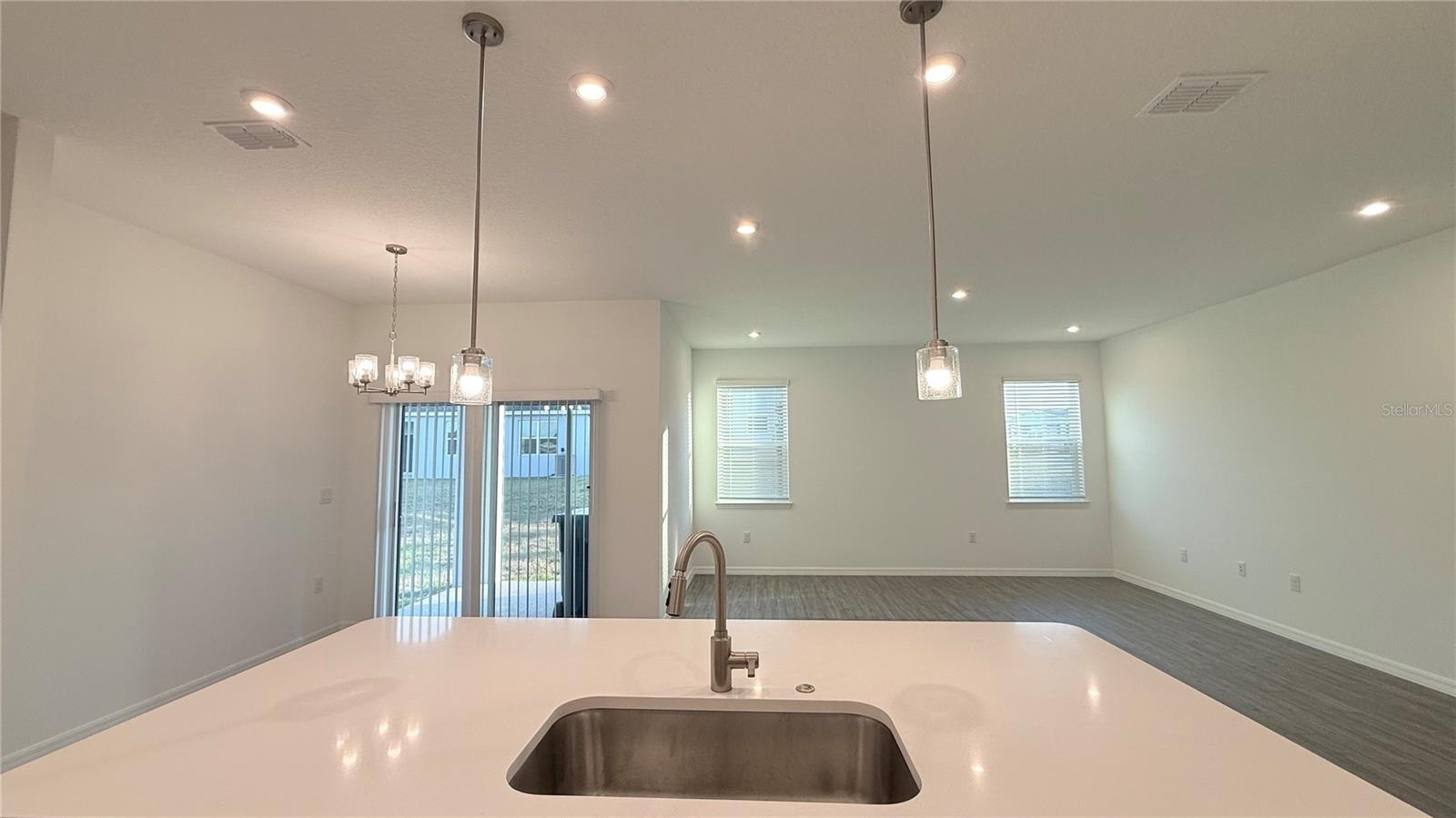 COVERED BRIDGE/LIBERTY BLUFF P - Residential Lease