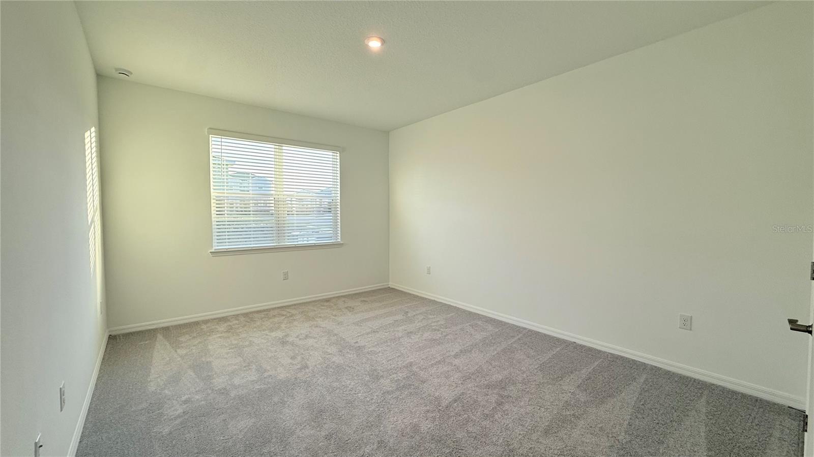 COVERED BRIDGE/LIBERTY BLUFF P - Residential Lease