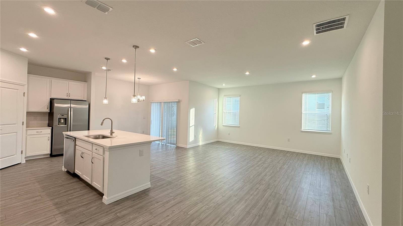 COVERED BRIDGE/LIBERTY BLUFF P - Residential Lease