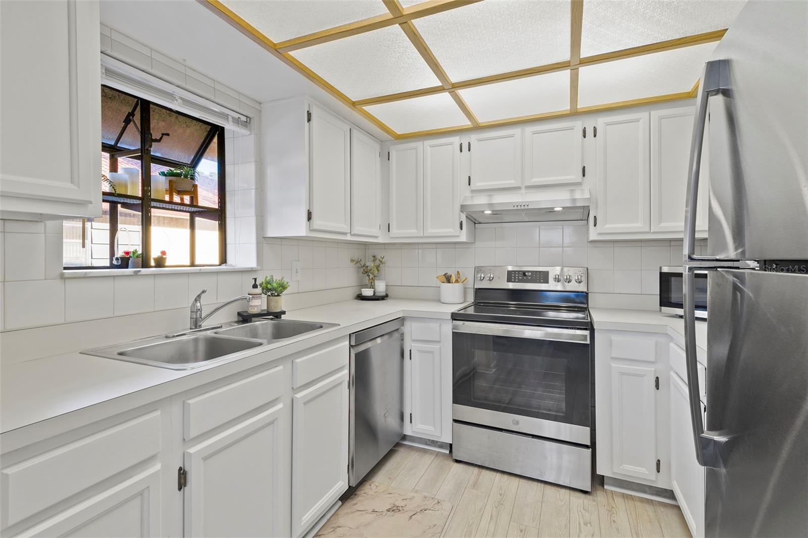 HAMMOCK PINE VILLAGE - Residential