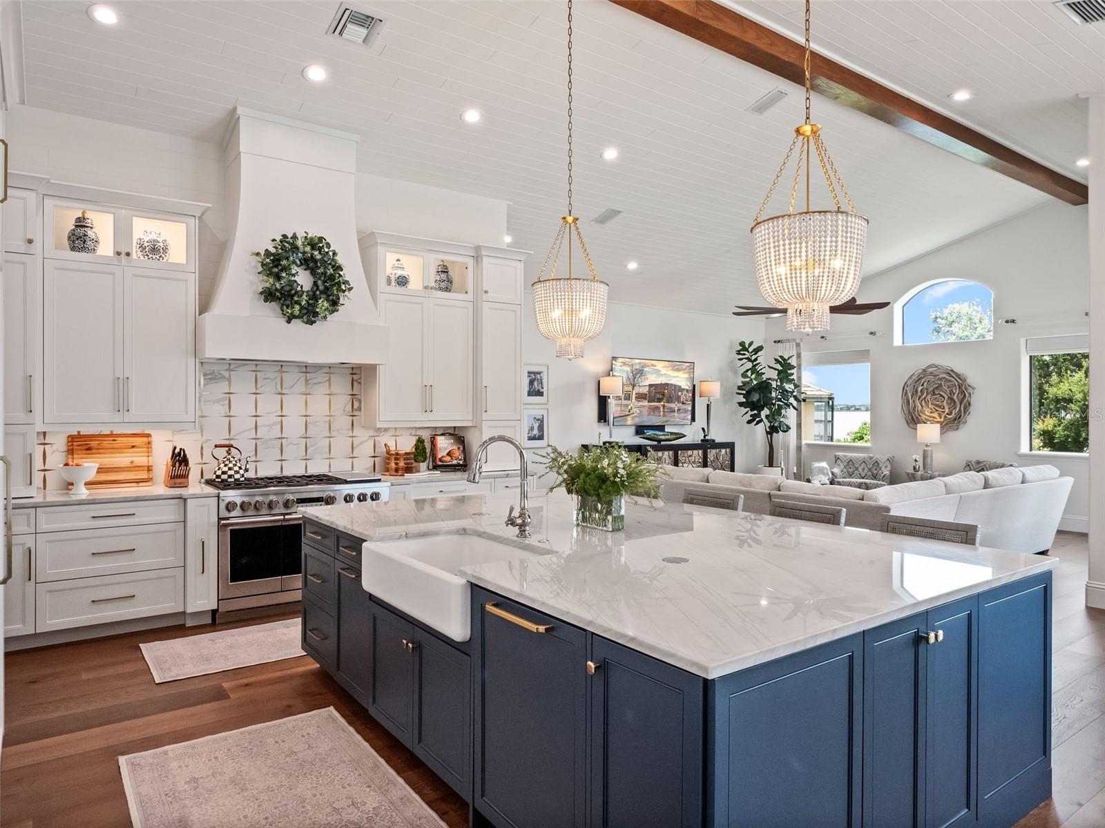 JOHNS LANDING - Residential