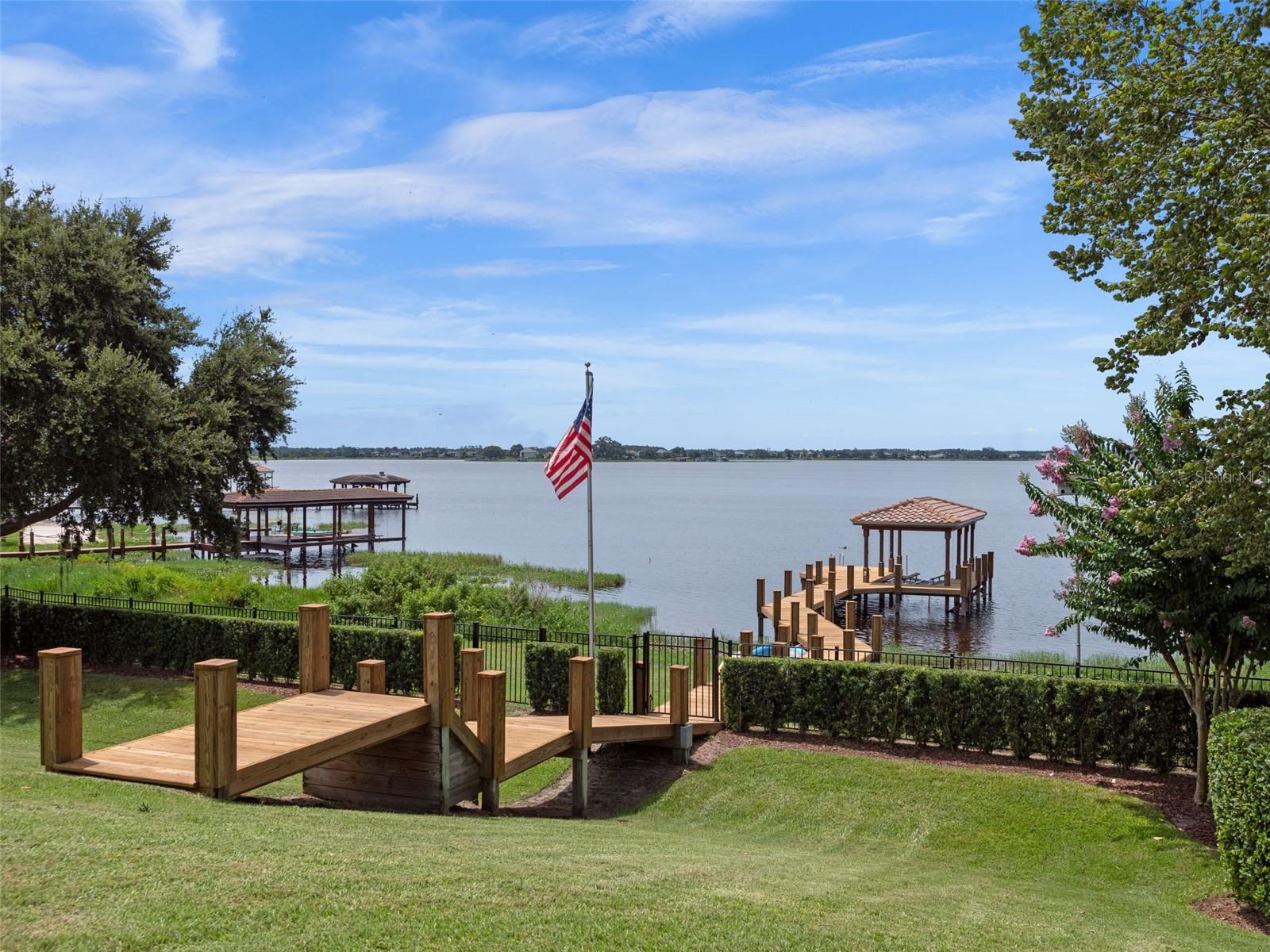 JOHNS LANDING - Residential