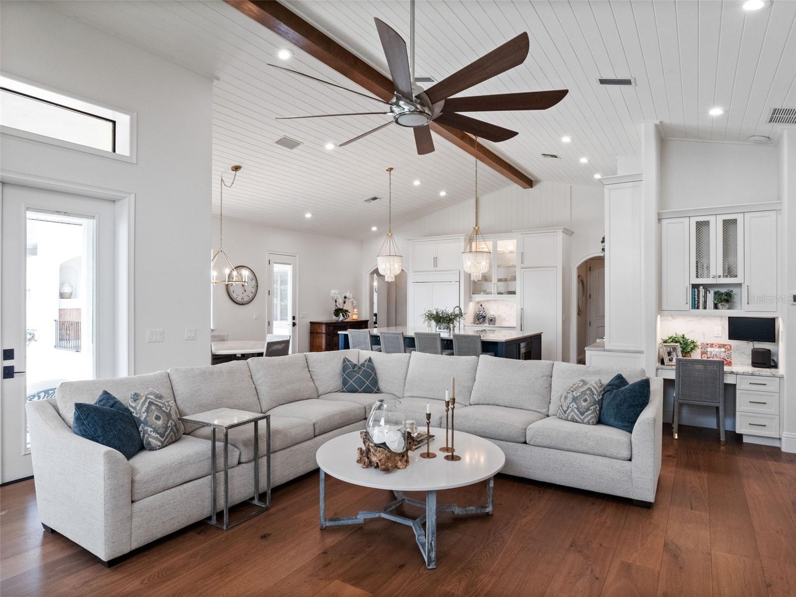 JOHNS LANDING - Residential